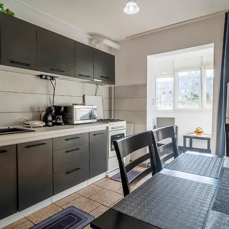 Rustic & Spacious 3br Apartment Bukarest