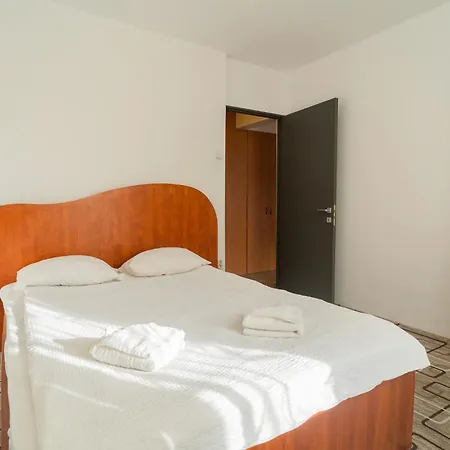 Rustic & Spacious 3br 公寓