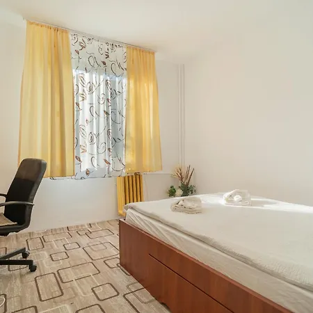 Rustic & Spacious 3br דירה